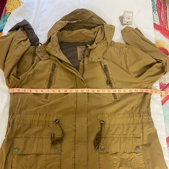 COPY - NWT Levi's Women's Cotton Hooded Anorak Dull Gold Jacket - Size 2X - Picture 12 of 13